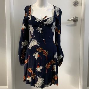 CUPCAKE AND CASHMERE long sleeve short dress